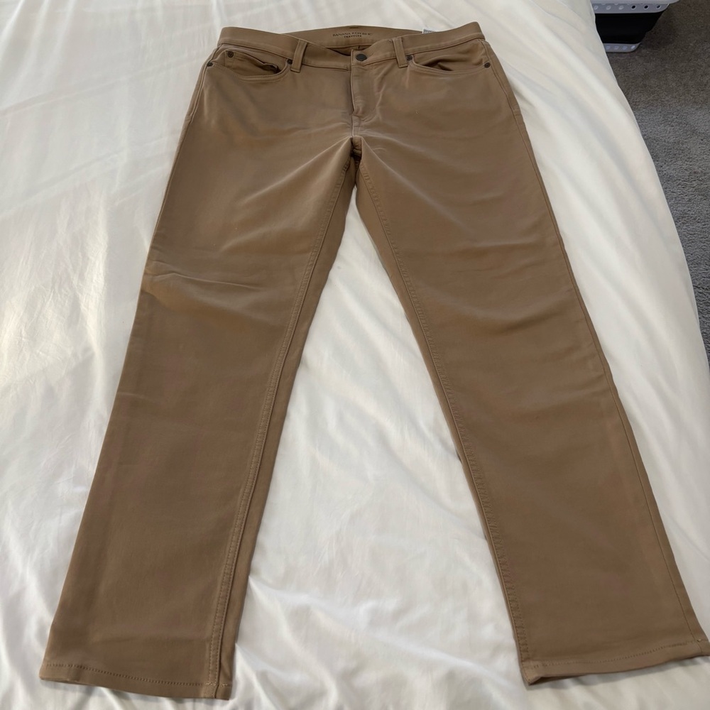 Banana Republic Men’s Traveler Pants